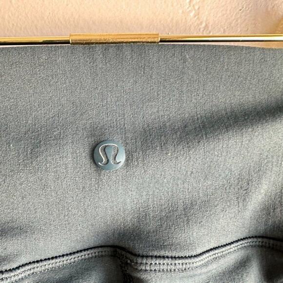 Lululemon Reveal Crop 17"‎ Women's 8 Submarine Activewear - Picture 4 of 6